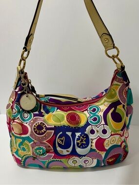Coach Poppy Pop C Signature One Shoulder Bag